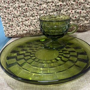 Colony Whitehall avocado green snack set
Indiana Glass
